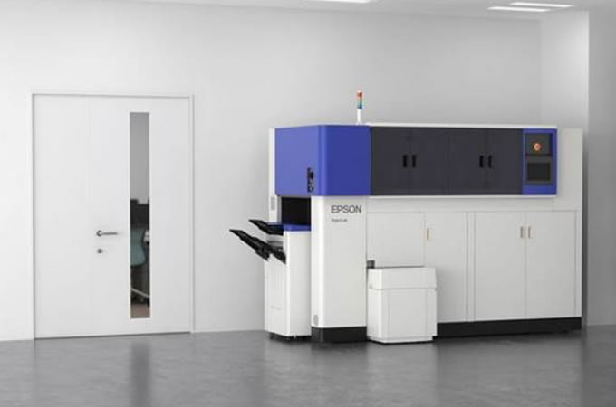 一張紙得永生！Epson 再生紙機器，把廢紙吃進去，吐出白紙來