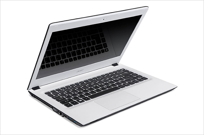 Acer Aspire E15 家用15.6吋 白(FULL HD螢幕/第5代i5-5200U/940M獨顯/Win 10/1TB硬碟(E5-573G-52NR)